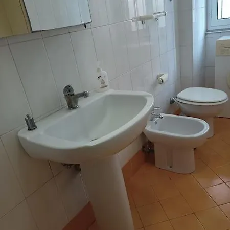 Appartement Monolocale Vicino Metro Libia *