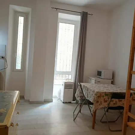 Monolocale Vicino Metro Libia Apartment