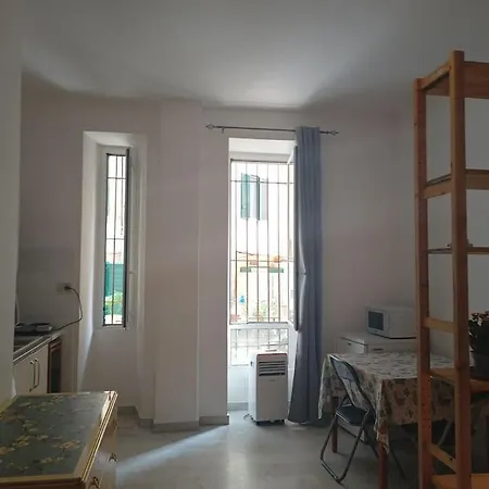 Monolocale Vicino Metro Libia Apartment *