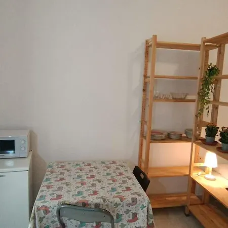 Monolocale Vicino Metro Libia Apartment *
