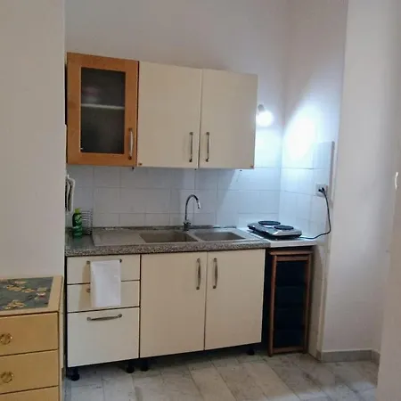 Apartman Monolocale Vicino Metro Libia *